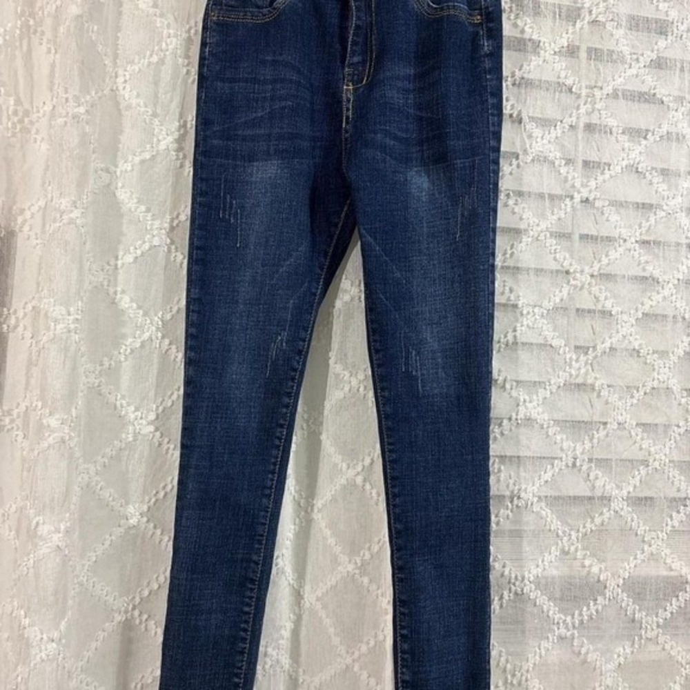 Low rise straight leg blue jeans‎
